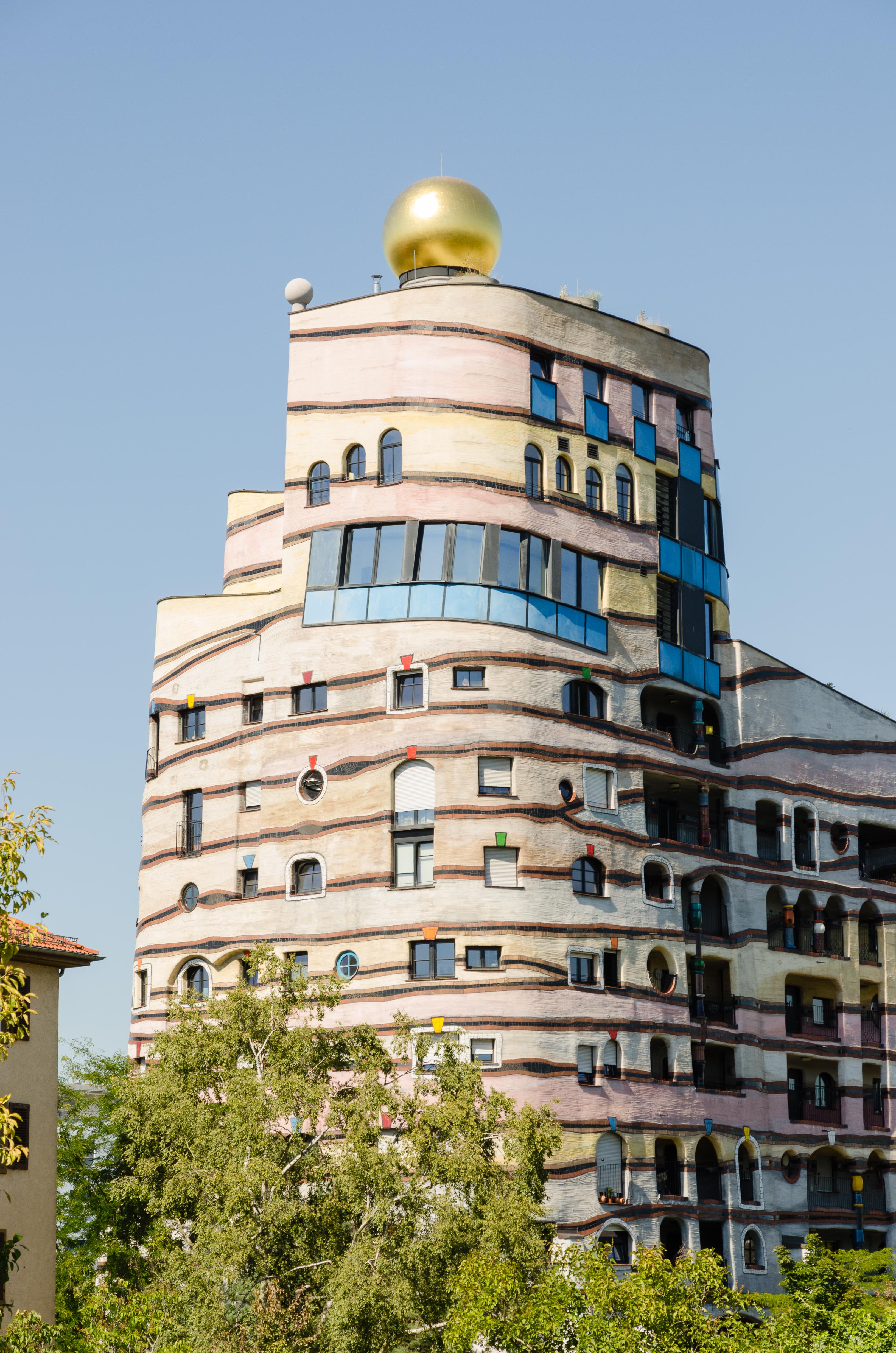 Waldspirale — Goldene Kuppel
